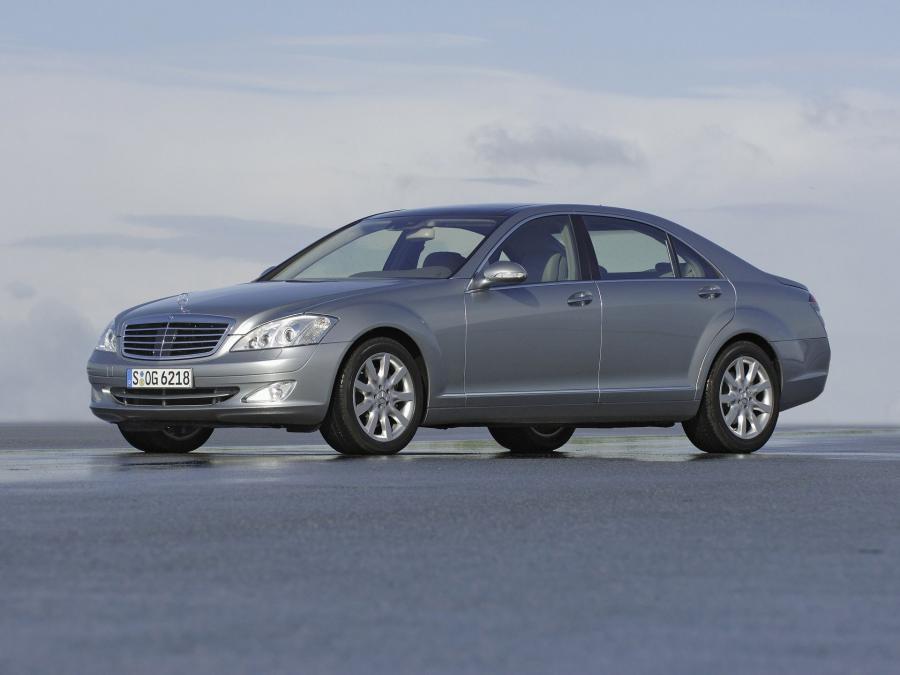  Mercedes-Benz S500 (W221) 2005 года  (фото 15 из 31)
